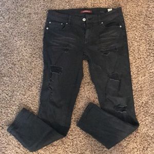 Black Mid-Rise Jeans 🖤